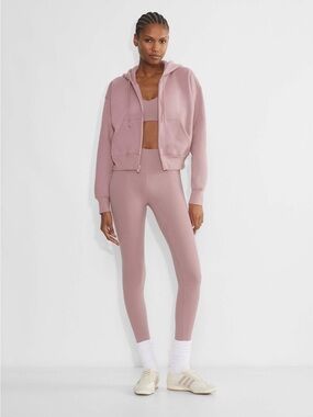 Aritzia Size 8 GOLDEN Butter Cheeky Hi-Rise 26" Dusty Pink Leggings